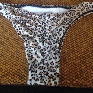 Victoria's Secret itsy bikini thong leopard bottom